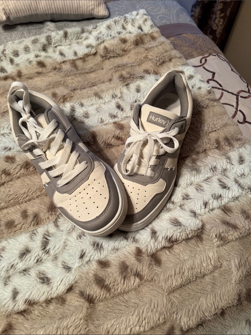 Hurley Women's Lace-Up Sneakers in Cream and Gray in great condition